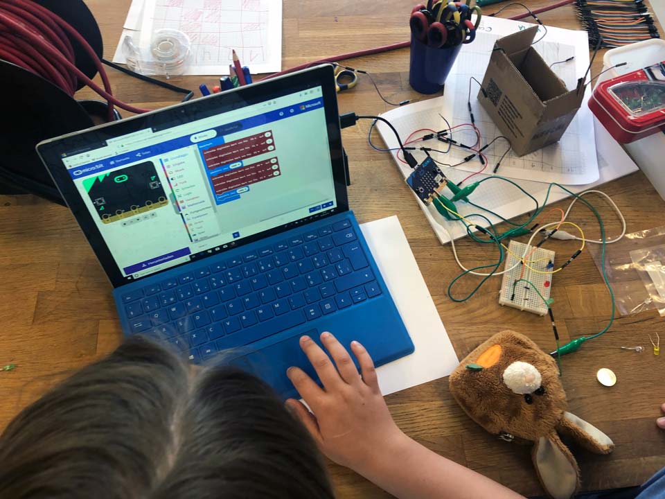 This is a physical computing workshop for kids from 6 to 11 years old. 