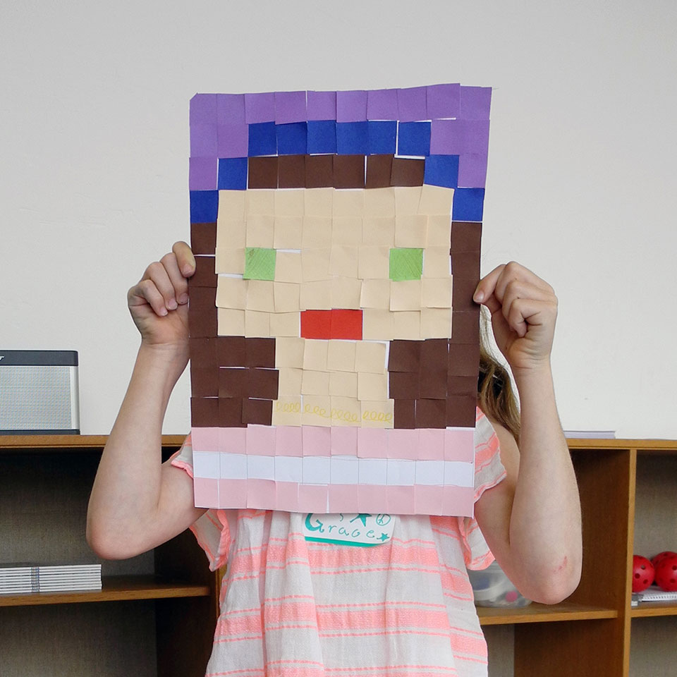 This Kibit lesson teaches children about pixel, code, symmetry, programation, fractions, area and perimeter.