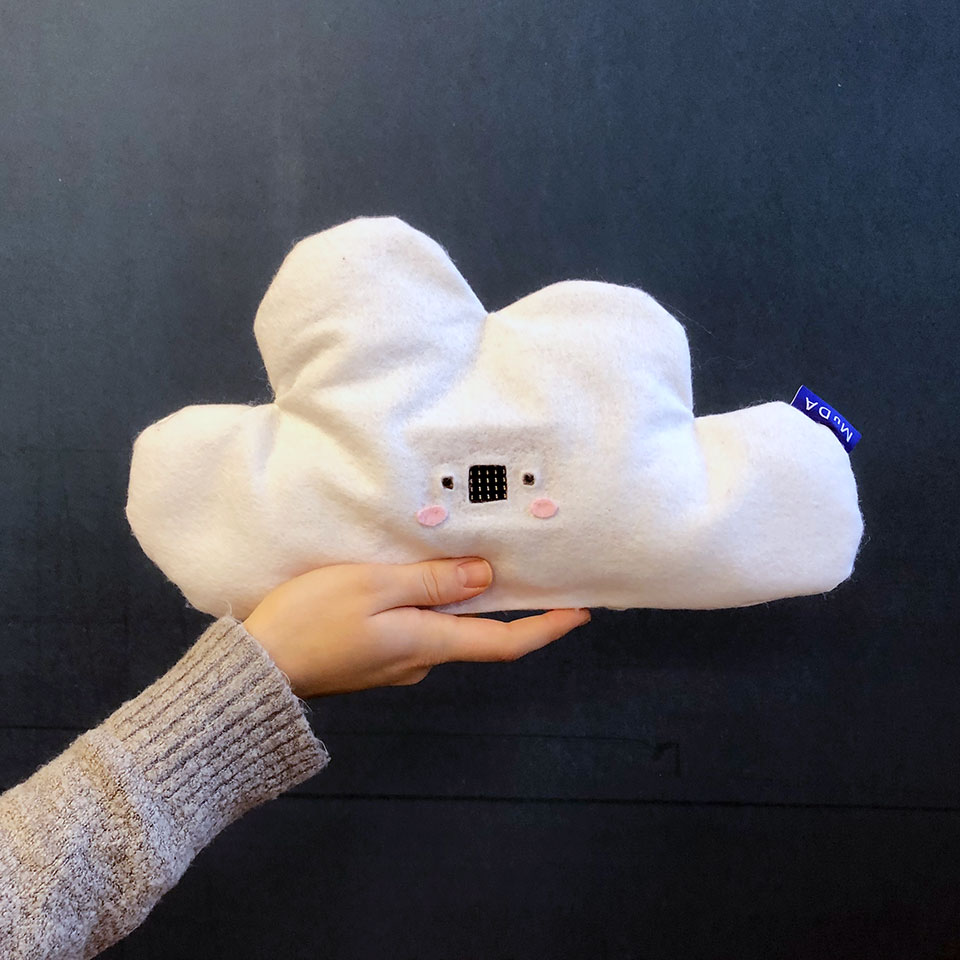 Create your own pillow light with the microbit